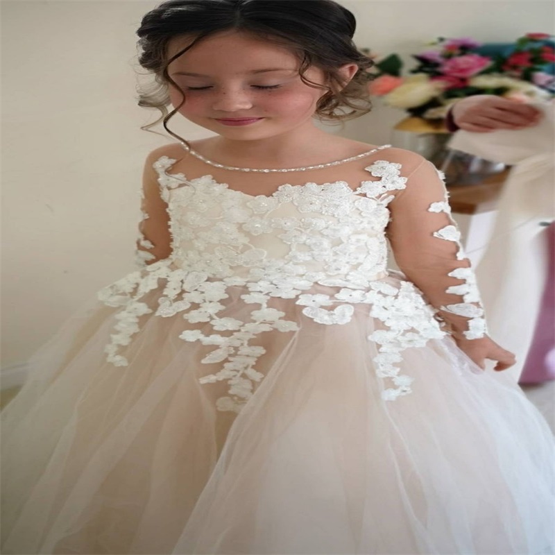 Princess Flower Girls Dresses Ball Gown Long Sleeves First Communion Dress Appliqued Lace Custom Made Sweep Train Kids Formal Wear