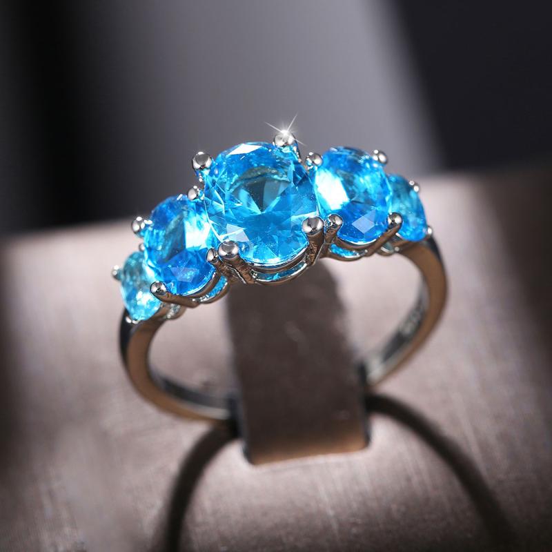 Fashion Light Blue Cubic Zirconia Rings Luxury Women Ring Jewelry Big Zircon Ring Gift Blue Zircon for Birthday Party
Fashion Light Blue Cubic Zirconia Rings Luxury Women Ring Jewelry Big Zircon Ring Gift Blue Zircon for Birthday Party