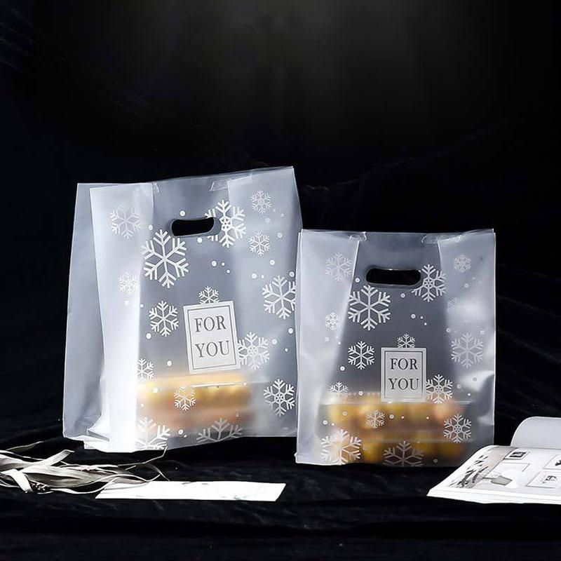 50pcs Snowflake Plastic Gifts Bag For You Wedding Christmas Candy Packaging Bag Plastic Shopping Candy Cake Wrapping Bags
50pcs Snowflake Plastic Gifts Bag For You Wedding Christmas Candy Packaging Bag Plastic Shopping Candy Cake Wrapping Bags