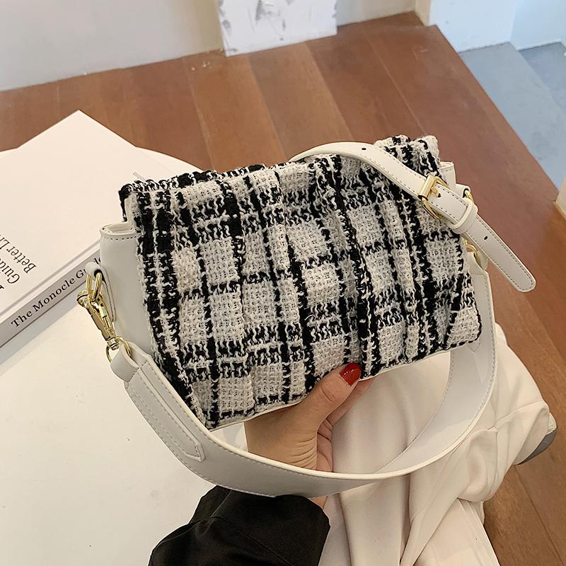 C Cotton Linen Small Crossbody Bags 2021 Pear Designer Shoulder Handbags Female Travel Lady Trending Hand Bag, Beige
C Cotton Linen Small Crossbody Bags 2021 Pear Designer Shoulder Handbags Female Travel Lady Trending Hand Bag, Beige