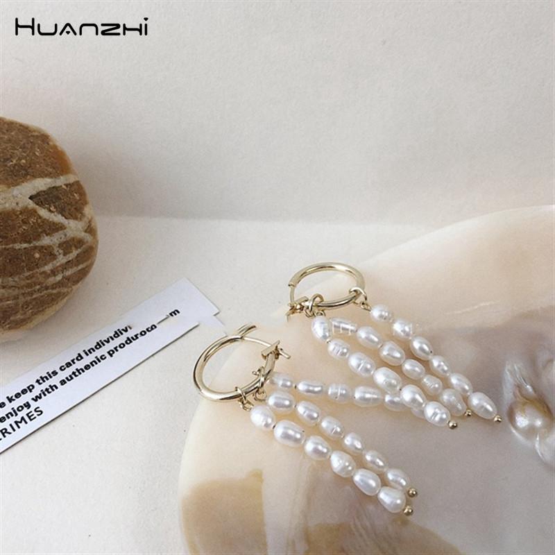 HUANZHI 2020 New Vintage Freshwater Pearl Tassel Earrings Small Circle Hoop Earrings Gold Geometric For Women Girls Jewelry
HUANZHI 2020 New Vintage Freshwater Pearl Tassel Earrings Small Circle Hoop Earrings Gold Geometric For Women Girls Jewelry