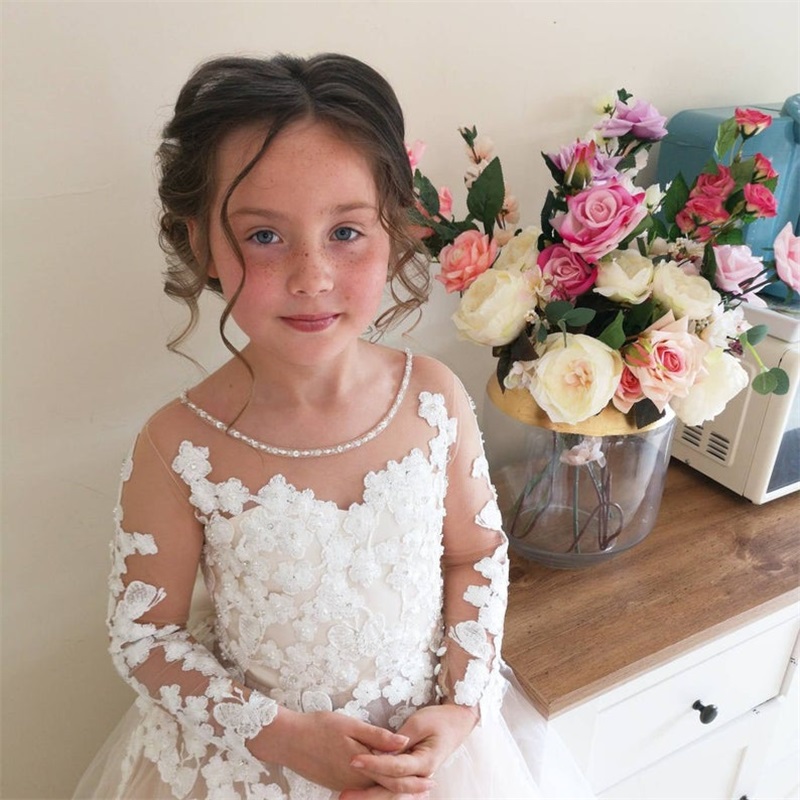 Princess Flower Girls Dresses Ball Gown Long Sleeves First Communion Dress Appliqued Lace Custom Made Sweep Train Kids Formal Wear