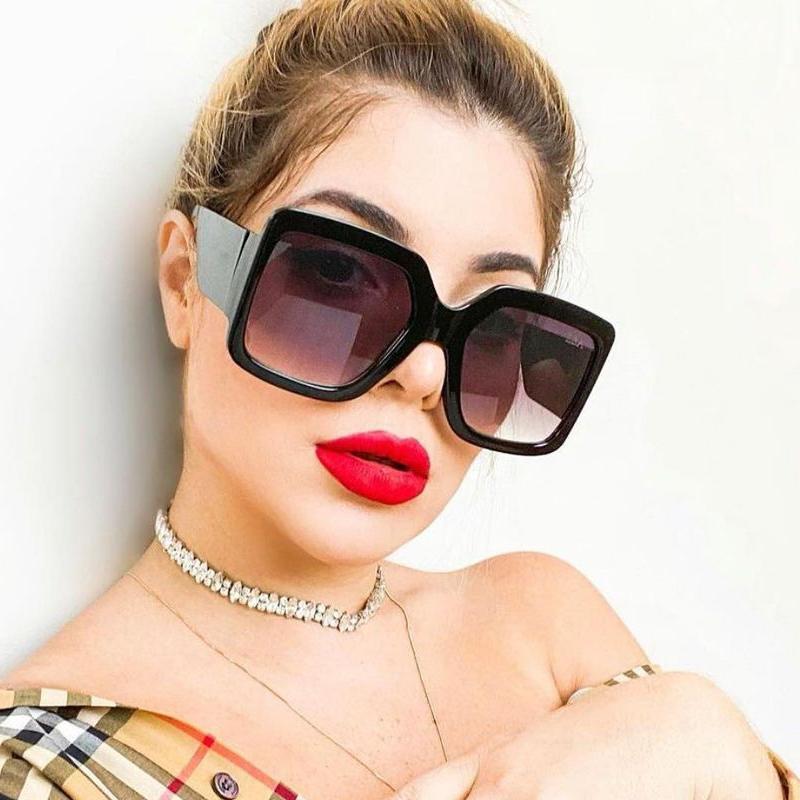 QPeClou 2021 New Vintage Big Plastic Square Sunglasses Women Fashion Oversized Gradient Sun Glasses Female Colorful Shades
QPeClou 2021 New Vintage Big Plastic Square Sunglasses Women Fashion Oversized Gradient Sun Glasses Female Colorful Shades