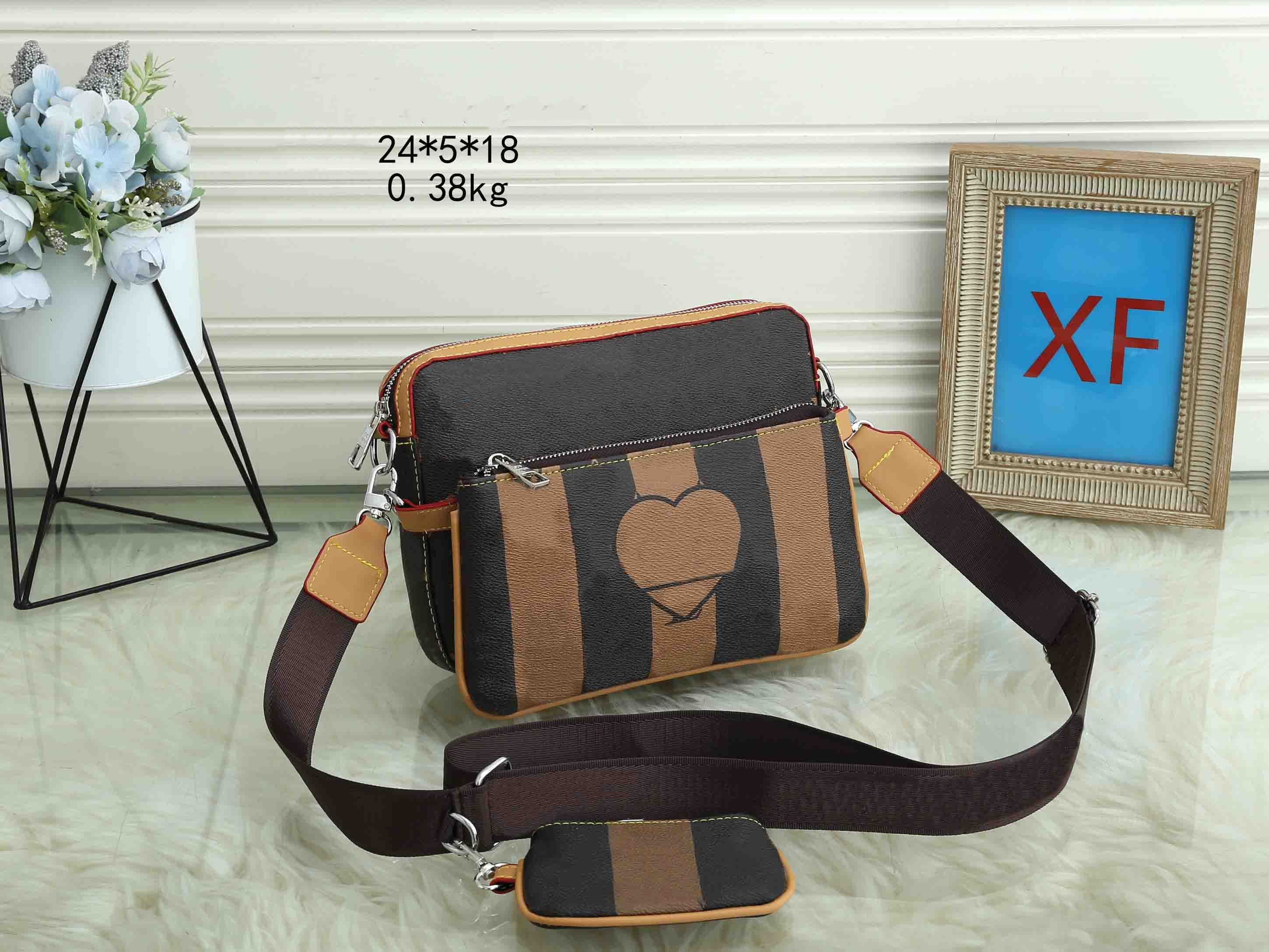 YQ Luxurys Designers Bags L men's three-piece satchel Briefcase Messenger small postman bag for slanting suitable the fashionable choice of daily life, Blue flower
YQ Luxurys Designers Bags L men's three-piece satchel Briefcase Messenger small postman bag for slanting suitable the fashionable choice of daily life, Blue flower