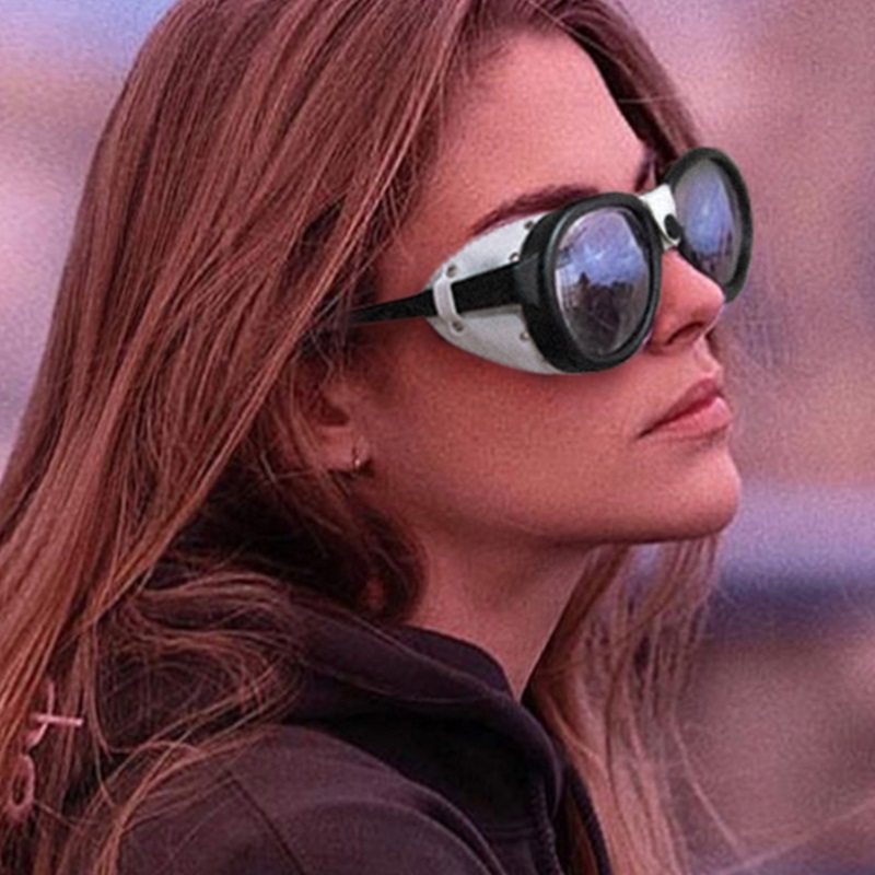 Retro Steampunk Fashion For Women And Men Classic Punk Designer Sunglasses Oval Frame Gothic Gradient UV400 Lens
Retro Steampunk Fashion For Women And Men Classic Punk Designer Sunglasses Oval Frame Gothic Gradient UV400 Lens