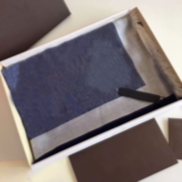 No Box Cotton Square Mens Scarf New Winter Warm Luxury Scarf Woman Fashion Blanket Scarf Designer Neck Warm Clasic Autumn Mens Scarves
No Box Cotton Square Mens Scarf New Winter Warm Luxury Scarf Woman Fashion Blanket Scarf Designer Neck Warm Clasic Autumn Mens Scarves