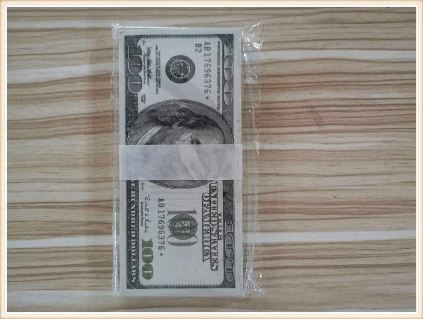 Fake money Simulation Dollar Fake Banknote Film Shooting Props Dollar Game Token home decoration US 20 50 100 new old currency Fast Shipping
Fake money Simulation Dollar Fake Banknote Film Shooting Props Dollar Game Token home decoration US 20 50 100 new old currency Fast Shipping