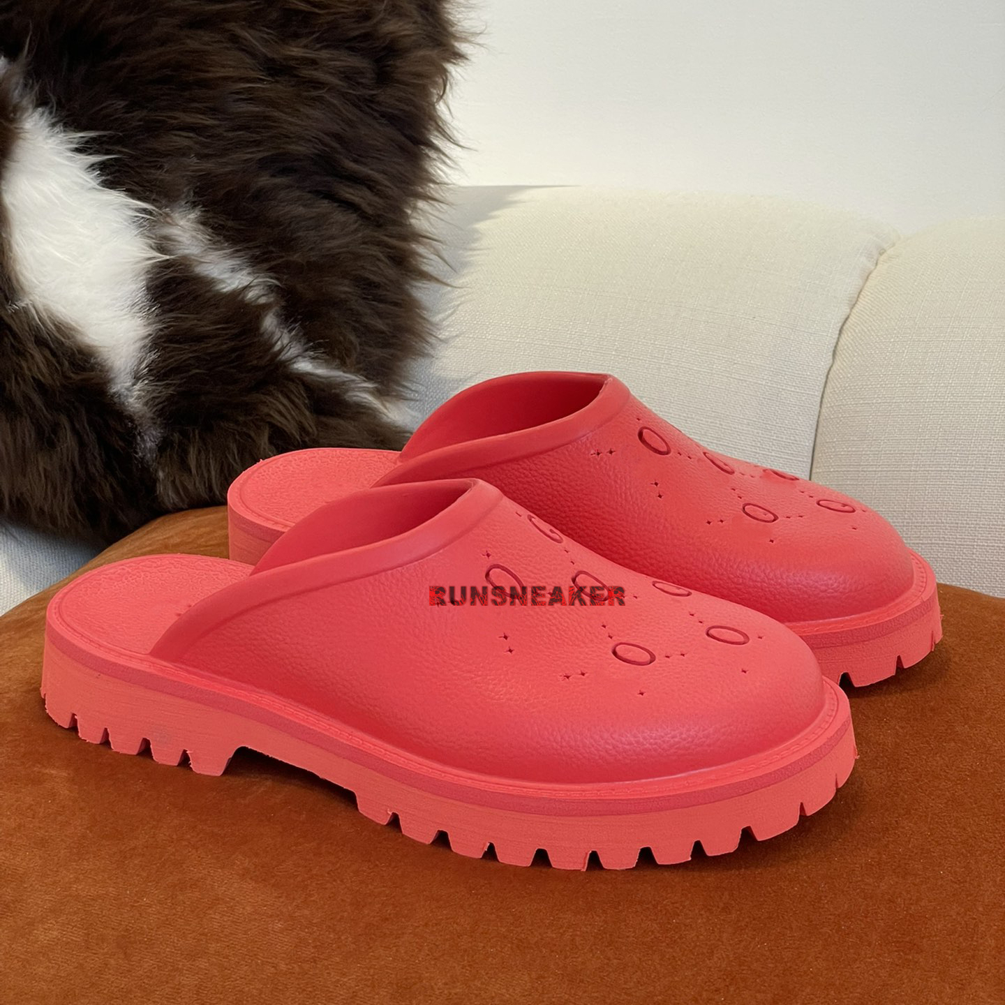 Jelly Sandals For Women Trend Mens Transparent Designer Slides Fashion Paris Platform Thick Bottoms Perforated Slippers Lady Flip Flops Chunky Sole Sliders B31810, 02
Jelly Sandals For Women Trend Mens Transparent Designer Slides Fashion Paris Platform Thick Bottoms Perforated Slippers Lady Flip Flops Chunky Sole Sliders B31810, 02