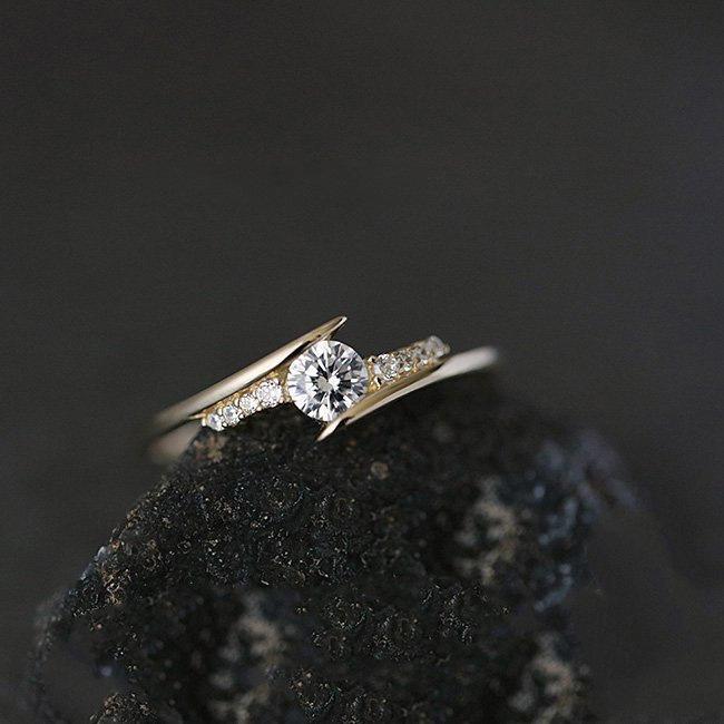 Wedding Rings Entry Lux Ring For Women Simple Cubic Zirconia Engagement Light Yellow Gold Color Fashion Jewelry KBR103, Slivery;golden
Wedding Rings Entry Lux Ring For Women Simple Cubic Zirconia Engagement Light Yellow Gold Color Fashion Jewelry KBR103, Slivery;golden