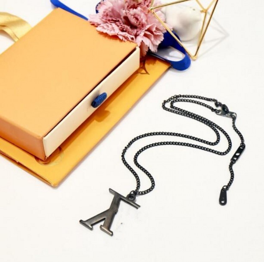 New Hot 2021 fashion classic lovers necklace large size titanium steel letters jewelry wholesale necklaces free shipping gifts, Silver
New Hot 2021 fashion classic lovers necklace large size titanium steel letters jewelry wholesale necklaces free shipping gifts, Silver