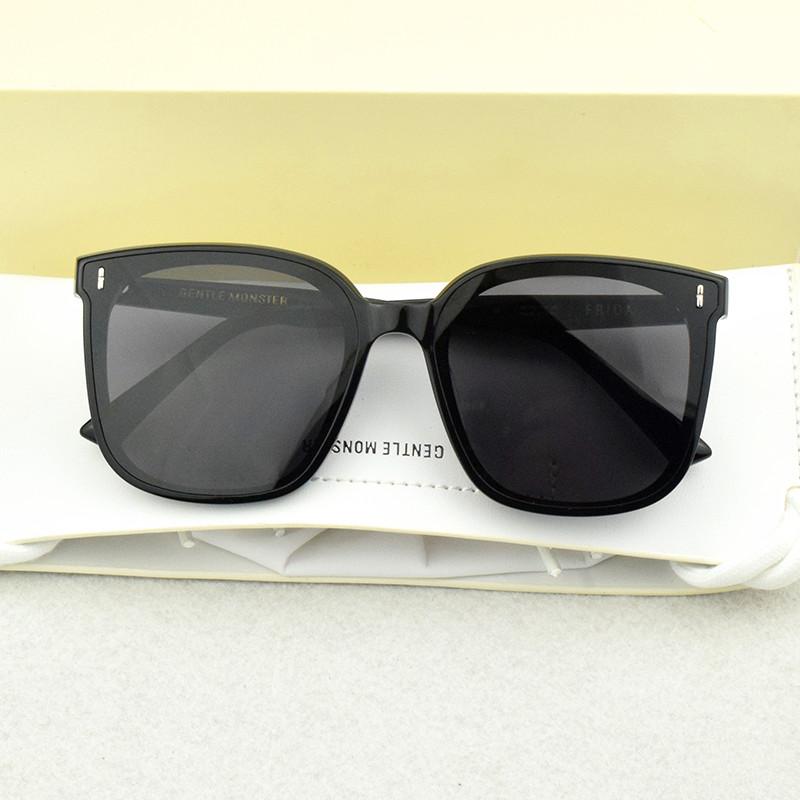 Korea Sunglasses Women Retro 2021 New Classic Design Square Frame Sun glasses Fashion Man GM Sunglasses FRID UV400
Korea Sunglasses Women Retro 2021 New Classic Design Square Frame Sun glasses Fashion Man GM Sunglasses FRID UV400