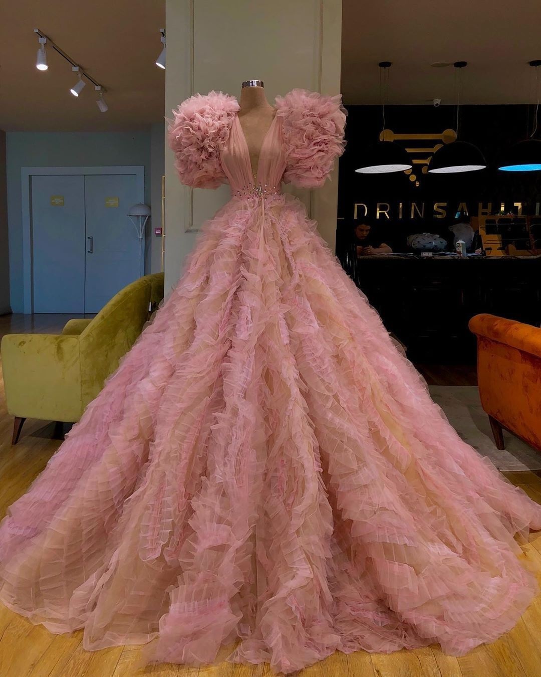 Ruffle Tulle Evening Dresses Custom Made V Neck Stones Beading Prom Dresses Sweep Train Party Gowns
