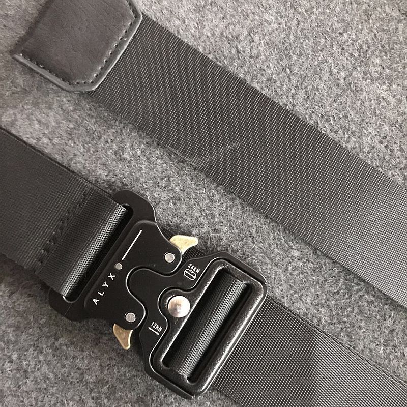 ALYX belt Brand Mens Military Outdoor multifunctional Training High Quality Strap ceintures Hip Pop Men Off Belt OW, Black;brown
ALYX belt Brand Mens Military Outdoor multifunctional Training High Quality Strap ceintures Hip Pop Men Off Belt OW, Black;brown
