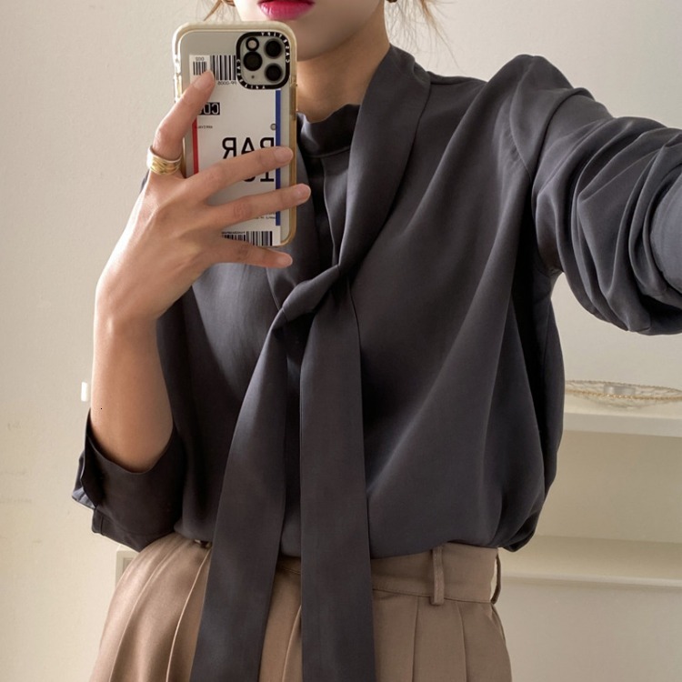 2021 New Chiffon Women's Fashionable Solid Shirts Collar Hollow Bow Out Flat Female Blouse Office Lady in the Fashion Spring Shirt AMZU, Pink.
2021 New Chiffon Women's Fashionable Solid Shirts Collar Hollow Bow Out Flat Female Blouse Office Lady in the Fashion Spring Shirt AMZU, Pink.