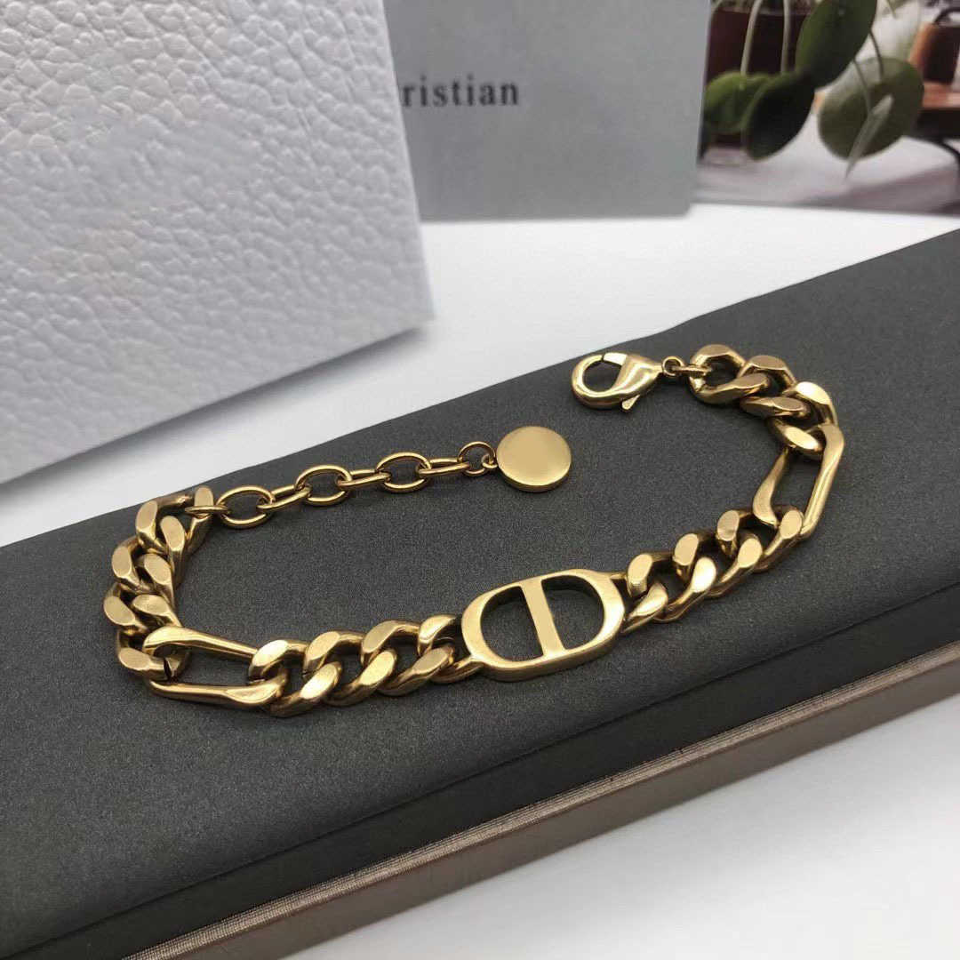 designer bracelet ijia Necklace simple fashion C letter Earrings female net re star same style 2BRL
designer bracelet ijia Necklace simple fashion C letter Earrings female net re star same style 2BRL