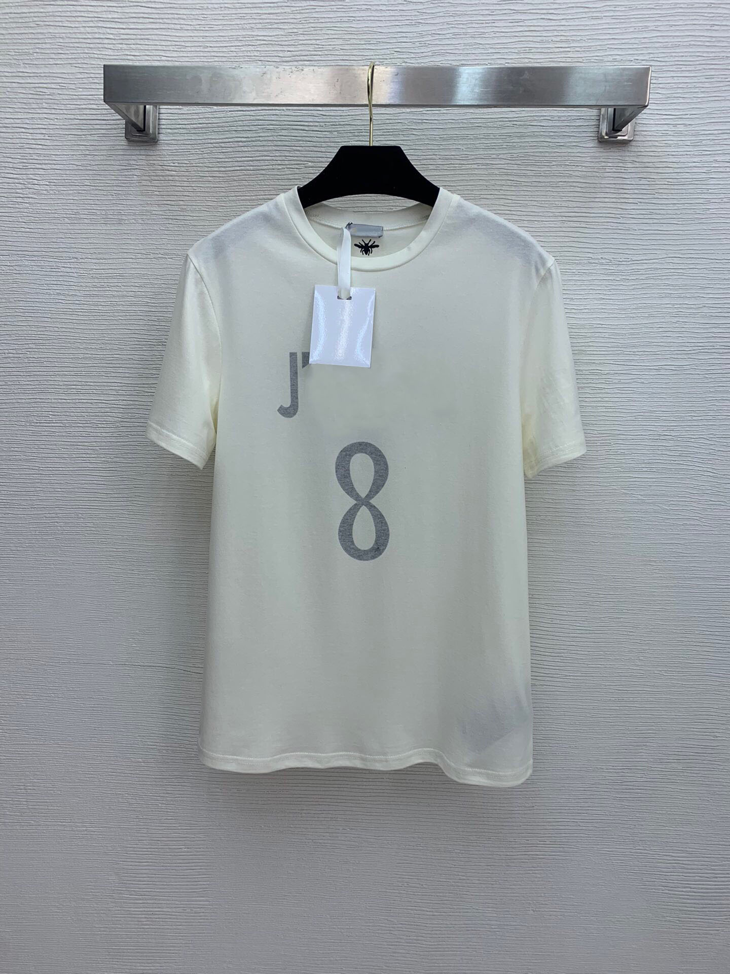 2020 Europe' new simple figure 8-letter bee reverse printed round neck short sleeve T-shirt NDLS, Apricot
2020 Europe' new simple figure 8-letter bee reverse printed round neck short sleeve T-shirt NDLS, Apricot