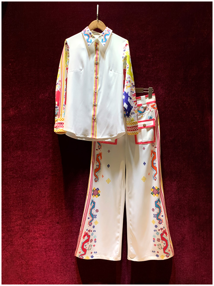 European and American women's clothing new 2021 spring long-sleeved printed shirt Wide-legged pants Fashion suits, White
European and American women's clothing new 2021 spring long-sleeved printed shirt Wide-legged pants Fashion suits, White