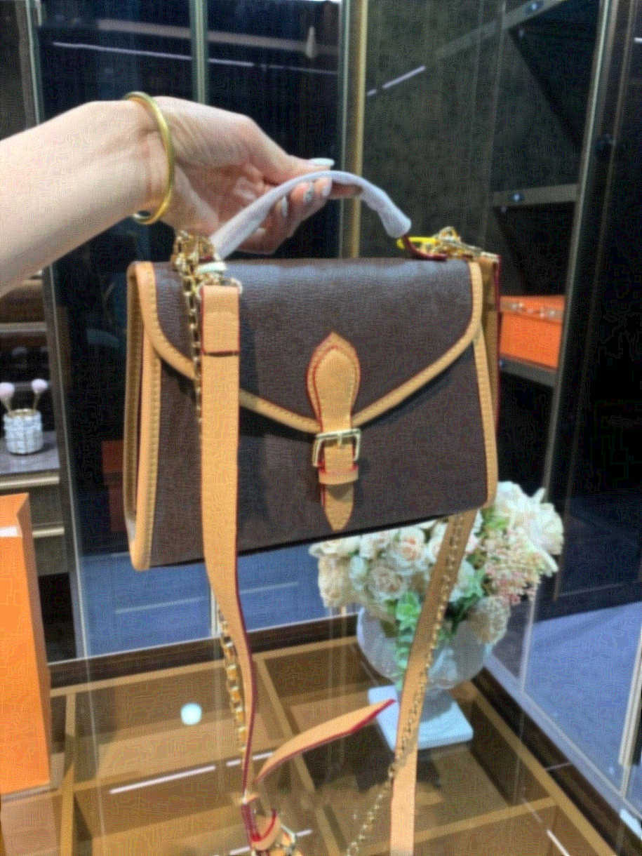 Wholesale 2021 women's designer cross body bag design one-shoulder bag hot-selling tote bags fashion wallet all leather women's bag 24cm
Wholesale 2021 women's designer cross body bag design one-shoulder bag hot-selling tote bags fashion wallet all leather women's bag 24cm