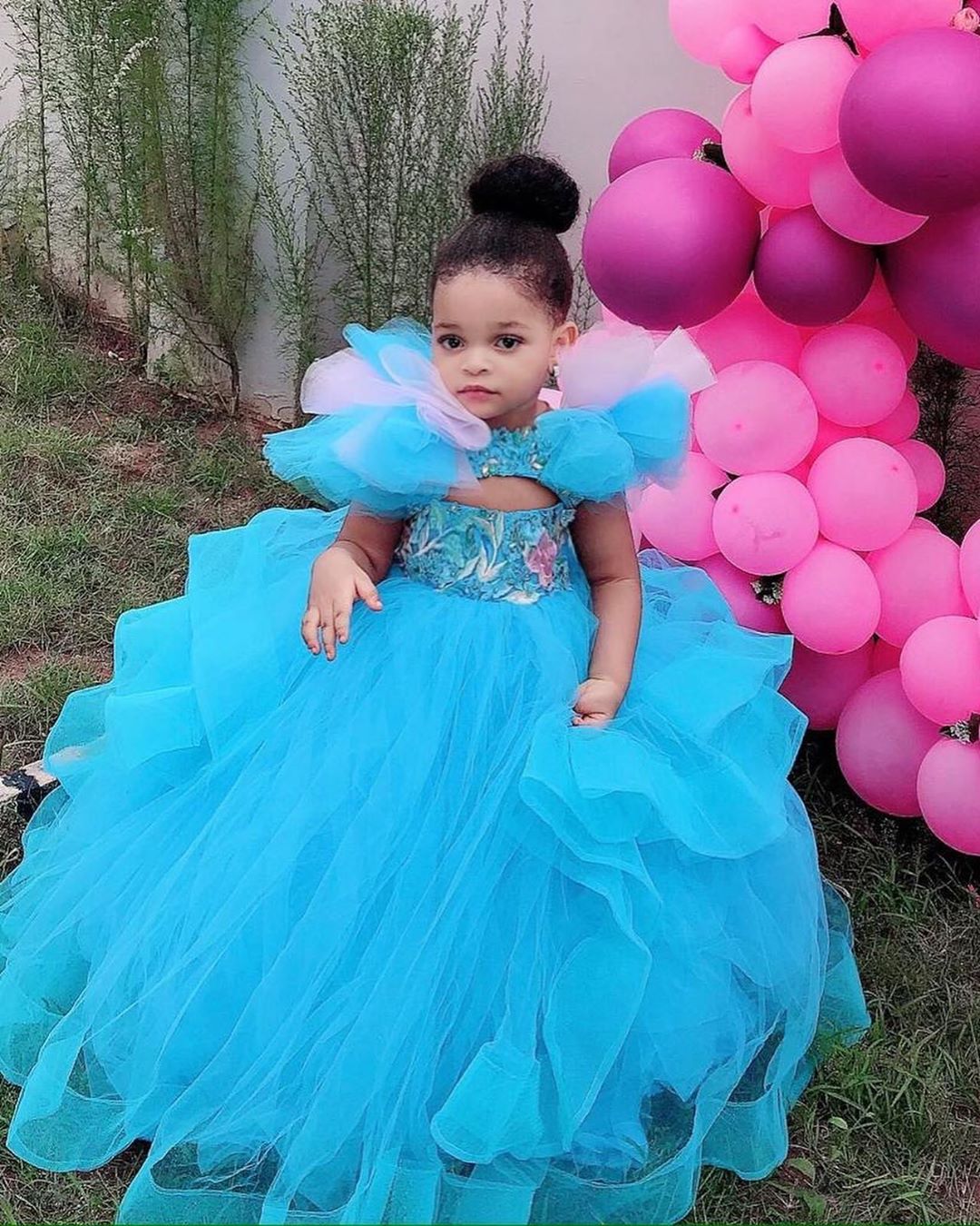 luxurious lace flower girl dresses beaded ball gown little girl wedding dresses cheap communion pageant dresses gowns f31845