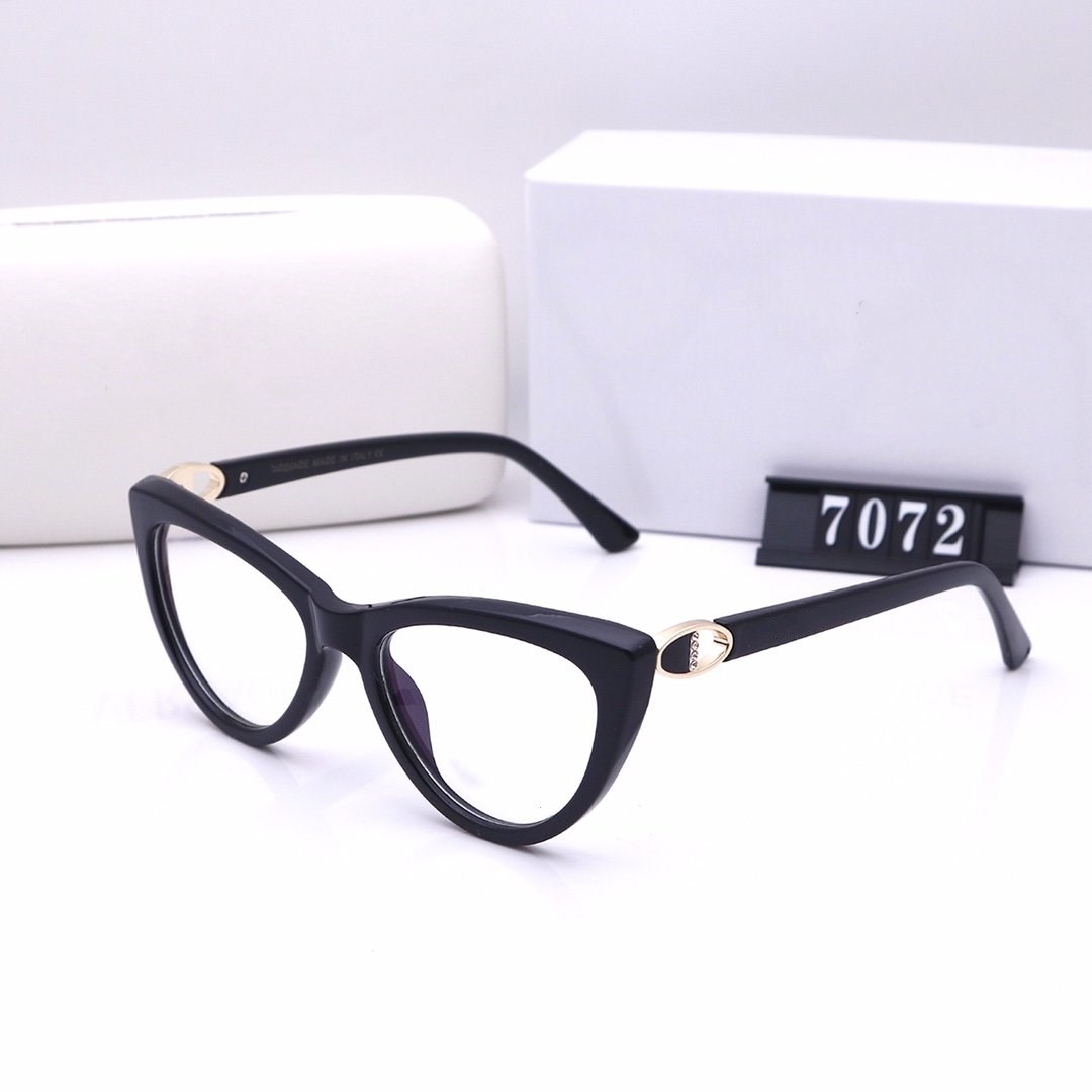 Brand design women's full frame glasses bat polyester eyeglass frame, modeling with good object glasses 7072, Silver
Brand design women's full frame glasses bat polyester eyeglass frame, modeling with good object glasses 7072, Silver