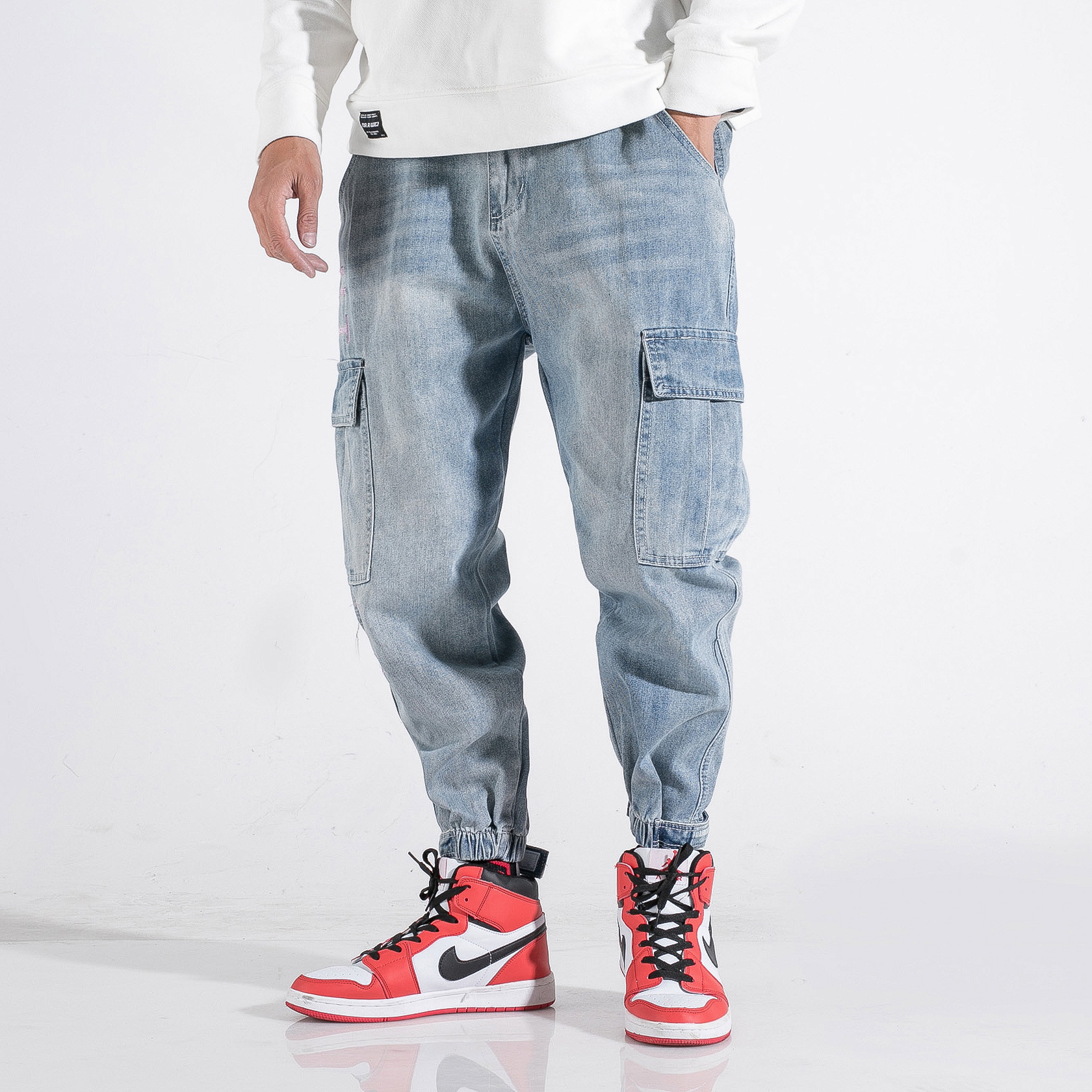 2021 New Fashion Streetwear Men' Breech Breeches Let Light Blue Pocket Denim Cargo Embroidered Hip Designer Brim Pants Dlfp
2021 New Fashion Streetwear Men' Breech Breeches Let Light Blue Pocket Denim Cargo Embroidered Hip Designer Brim Pants Dlfp