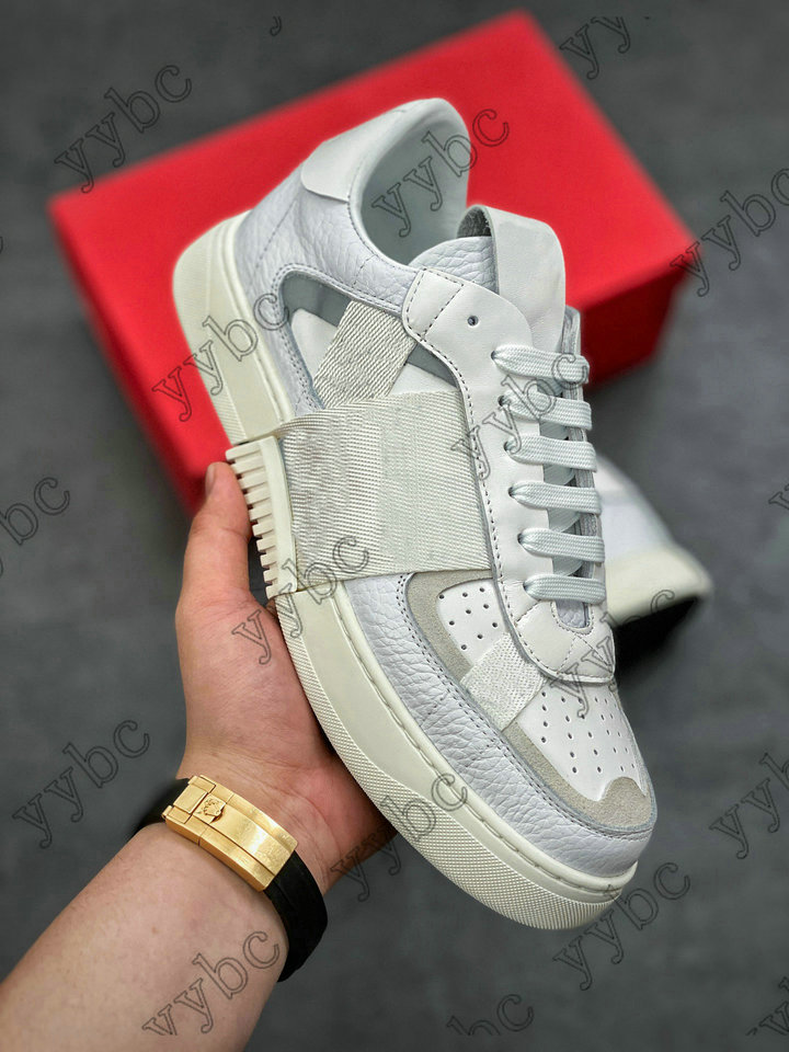 Calfskin VL7N Leather Mens Rivet Sneakers Womens Lace-up Embossed Runner Trainers Designer Platform Oversized Casual Shoes
Calfskin VL7N Leather Mens Rivet Sneakers Womens Lace-up Embossed Runner Trainers Designer Platform Oversized Casual Shoes