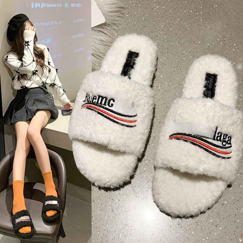 Letter Embroidery Plush Slippers Warm Indoor Scuffs 2022 New Sandals and Slipper Autumn and Winter, Black
Letter Embroidery Plush Slippers Warm Indoor Scuffs 2022 New Sandals and Slipper Autumn and Winter, Black