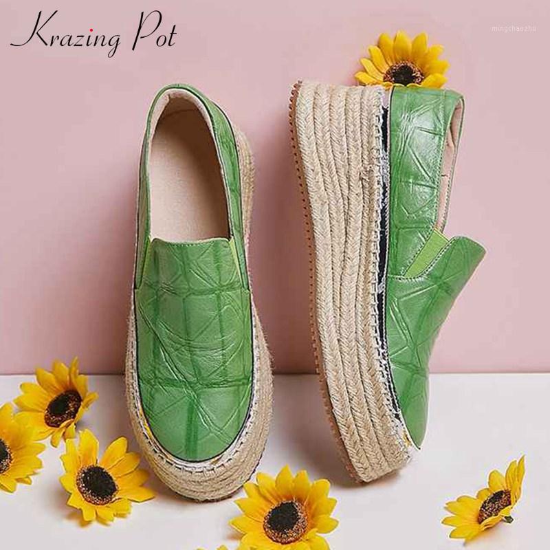 Krazing pot soft print sheep leather thick bottom shoes round toe waterproof slip on women autumn daily wear leisure pumps L841, Black
Krazing pot soft print sheep leather thick bottom shoes round toe waterproof slip on women autumn daily wear leisure pumps L841, Black