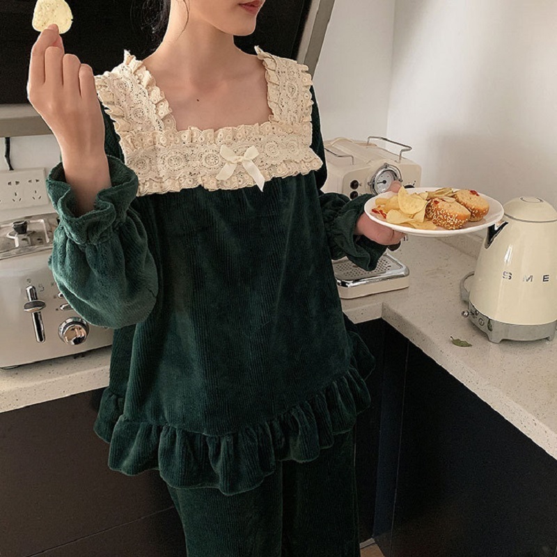 Vintage Thick Fleece Women's Pajamas Sets Elegant White Lace Long Sleeve Sleepwear Suits Winter Autumn Sweet Pyjamas 201027wtt