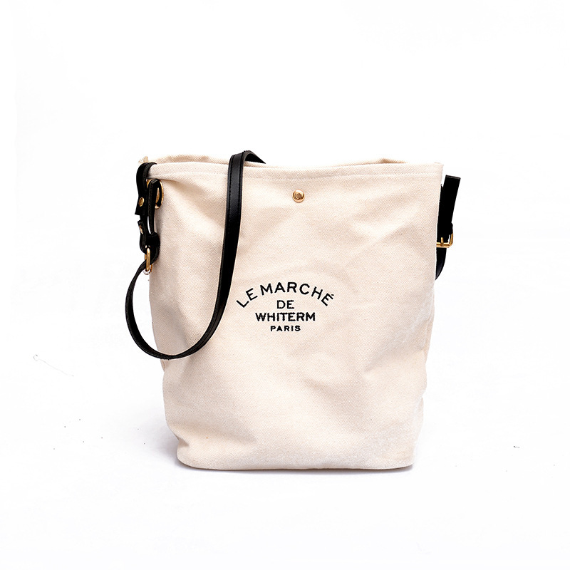 HBP 2020 new canvas fashion one-shoulder hand-held tide Korean version of literature and art small fresh print simple women's bag
HBP 2020 new canvas fashion one-shoulder hand-held tide Korean version of literature and art small fresh print simple women's bag