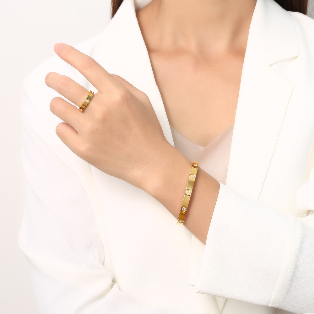 Love Screw Bangle Bracelet Designer Bangles Bracelets Luxury Jewelry Women Men 10 Diamonds Titanium Steel 3A zircon Gold-Plated Craft Gold Silver Rose wholesale
Love Screw Bangle Bracelet Designer Bangles Bracelets Luxury Jewelry Women Men 10 Diamonds Titanium Steel 3A zircon Gold-Plated Craft Gold Silver Rose wholesale