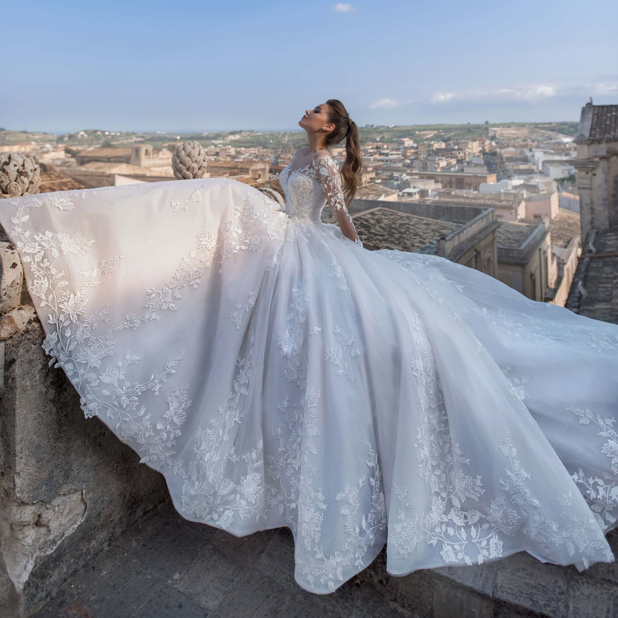 urious Turkey Lace Wedding Dresses Appliques Illusion Long Sleeves Puffy Skirt Sheer Jewel Neck Sexy Backless Lace-up Formal Bridal Gowns