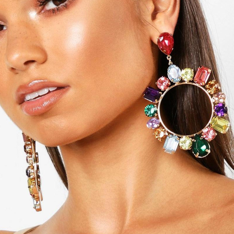 Iced Out Drop Stud Earrings Jewerly Women Round Circle Dangles Fashion Designer Bling Crystal Rhinestone Wedding Party Statement Chandeliers
Iced Out Drop Stud Earrings Jewerly Women Round Circle Dangles Fashion Designer Bling Crystal Rhinestone Wedding Party Statement Chandeliers