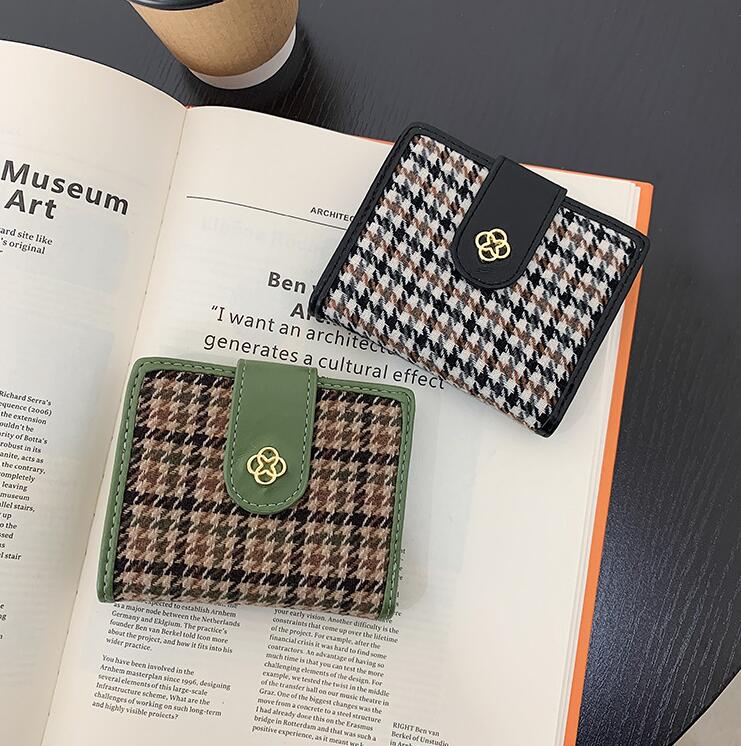 women handbag fashion contrast plaid short wallet folding stitching leather coin purse College small fresh plaid leather women wallet, Red;black
women handbag fashion contrast plaid short wallet folding stitching leather coin purse College small fresh plaid leather women wallet, Red;black