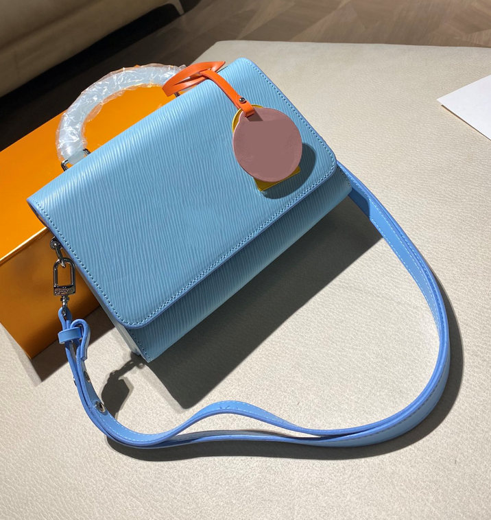 High Quality 2021 Luxurys Designers Lady Fashion Totes Clutch Bag Letter Handbags Chains Tote women bags Shoulder Bags, Contact us to see more
High Quality 2021 Luxurys Designers Lady Fashion Totes Clutch Bag Letter Handbags Chains Tote women bags Shoulder Bags, Contact us to see more