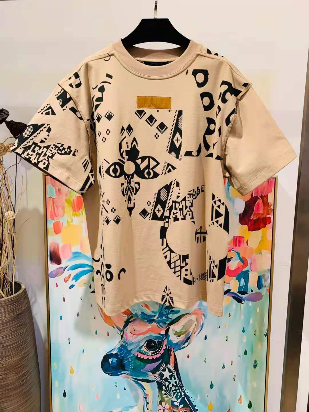 2021 Summer new mens designer luxury Beige t shirts ~ US SIZE tshirts ~ mens high quality designer short sleeve t shirts
2021 Summer new mens designer luxury Beige t shirts ~ US SIZE tshirts ~ mens high quality designer short sleeve t shirts