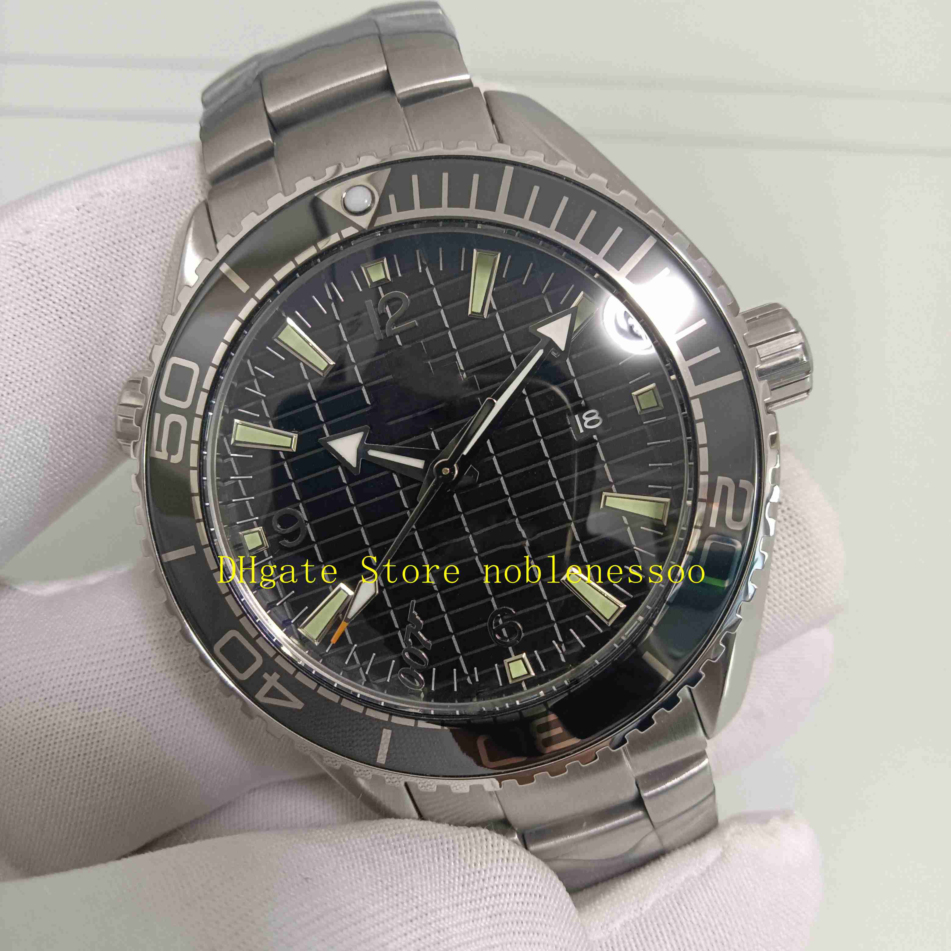 Real Photo Top Cal. 8900 Automatic Movement Watch Men's 45mm Black Dial Limited Edition Men 007 Ceramic Bezel Steel Bracelet 600M Mens Mechanical Watches, Only original box
Real Photo Top Cal. 8900 Automatic Movement Watch Men's 45mm Black Dial Limited Edition Men 007 Ceramic Bezel Steel Bracelet 600M Mens Mechanical Watches, Only original box