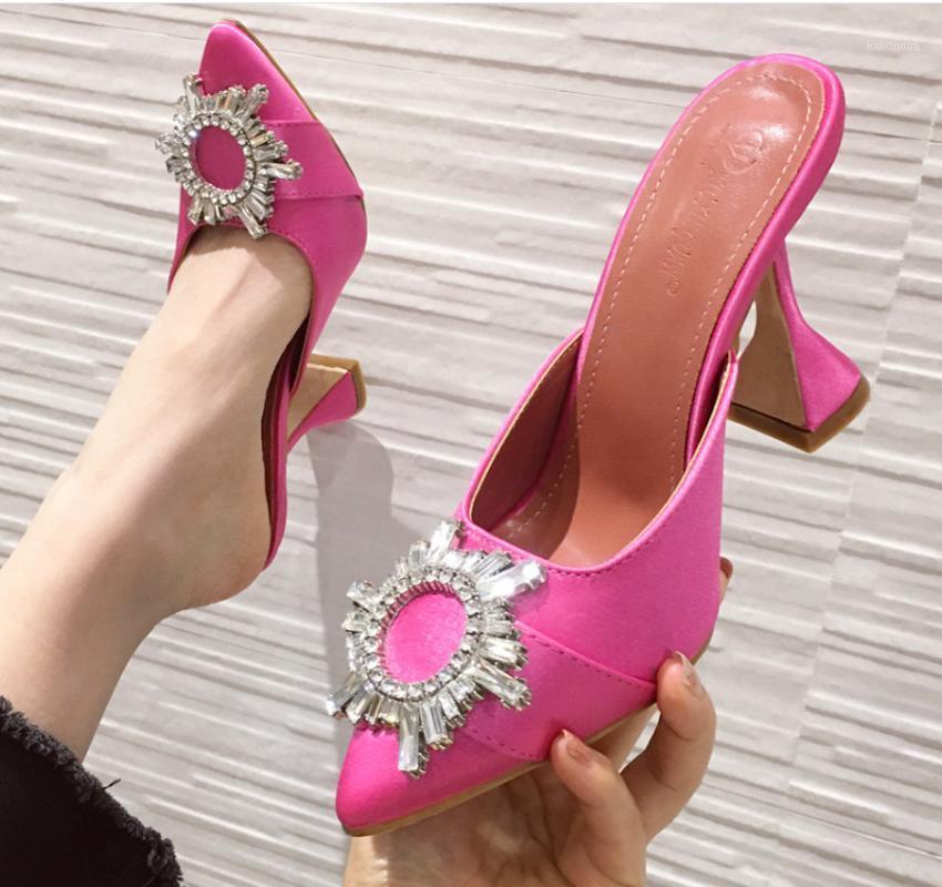 2020 Rubber bottom silk wine glass with shallow mouth pointed ladies slippers flowers rhinestone fashion casual high heels1, Black
2020 Rubber bottom silk wine glass with shallow mouth pointed ladies slippers flowers rhinestone fashion casual high heels1, Black