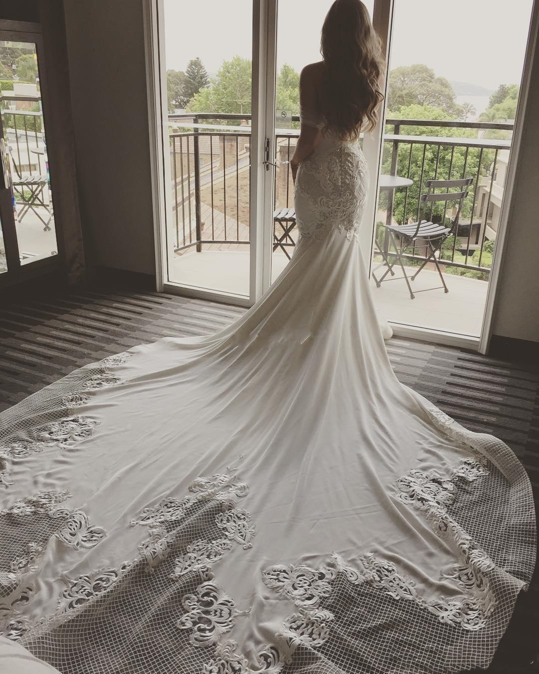 Sexy Long Train Mermaid Wedding Dresses Off The Shoulder Lace Appliques Pearls Beaded Backless Chapel Length Custom Plus Size Bridal Gowns