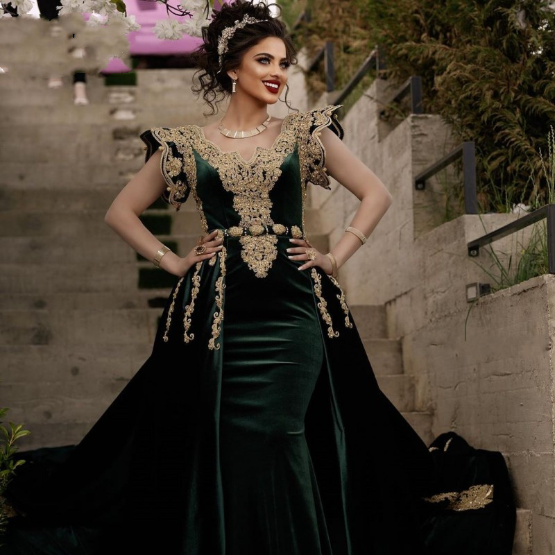Traditional Kosovo Albanian Caftan Dark Green Prom Dresses with Detachable Train lace Applique Beaded Evening Dress Short Sleeves, Hunter green
Traditional Kosovo Albanian Caftan Dark Green Prom Dresses with Detachable Train lace Applique Beaded Evening Dress Short Sleeves, Hunter green