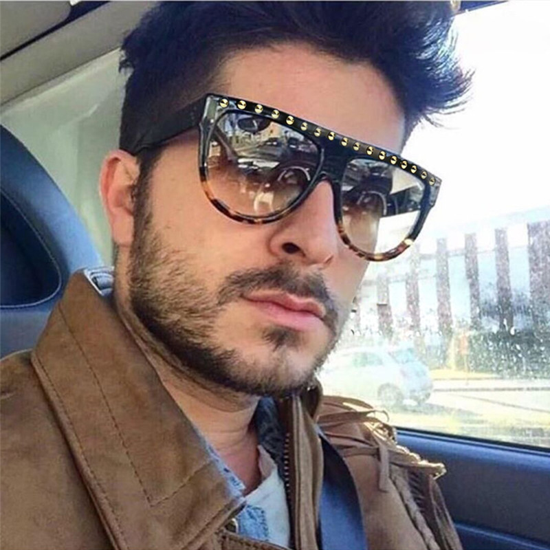 Fashion Men's sunglasses occident trend women's street shooting all-match sunglasses female personality rivets Oversize glasses
Fashion Men's sunglasses occident trend women's street shooting all-match sunglasses female personality rivets Oversize glasses