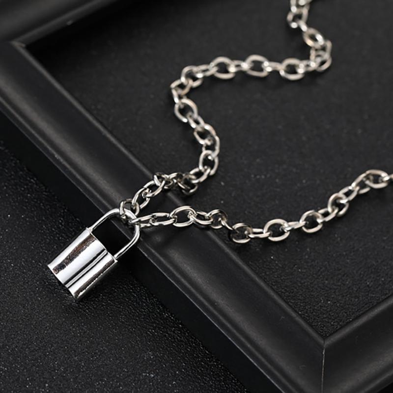 Lock-Shaped Retro Street Shot Necklace Creative Metal Necklace Personality Link Chain Creative jewelry naszyjnik collares
Lock-Shaped Retro Street Shot Necklace Creative Metal Necklace Personality Link Chain Creative jewelry naszyjnik collares