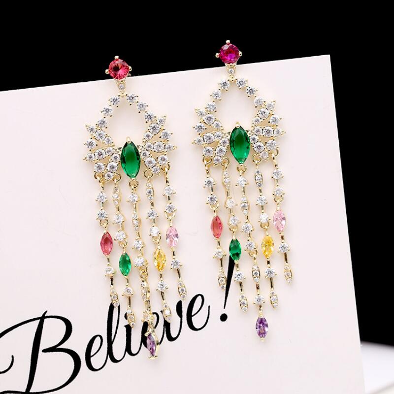 European retro luxury high-end zircon butterfly tassel long earrings jewelry temperament women brand 18k gold plated exquisite drop earrings
European retro luxury high-end zircon butterfly tassel long earrings jewelry temperament women brand 18k gold plated exquisite drop earrings