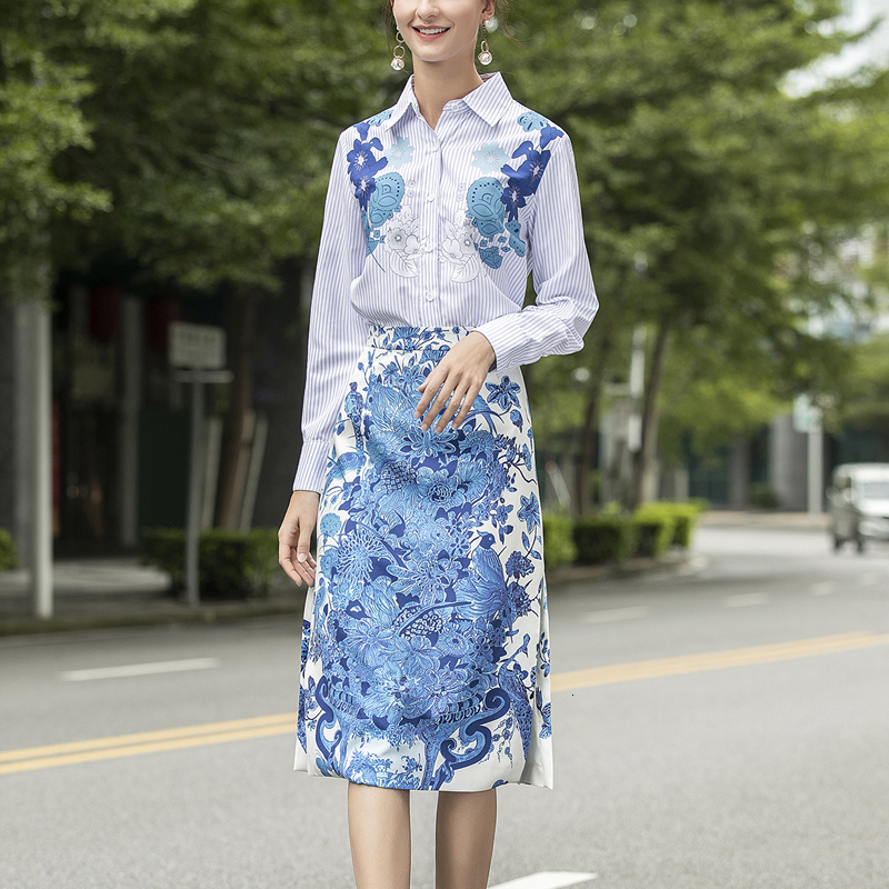 2021 Autumn New Retro Style Print Long Sleeve Thin Shirt Elegant Temperament Stocking Skirt of Women Two-piece Suit Tv96, Royal blue.
2021 Autumn New Retro Style Print Long Sleeve Thin Shirt Elegant Temperament Stocking Skirt of Women Two-piece Suit Tv96, Royal blue.