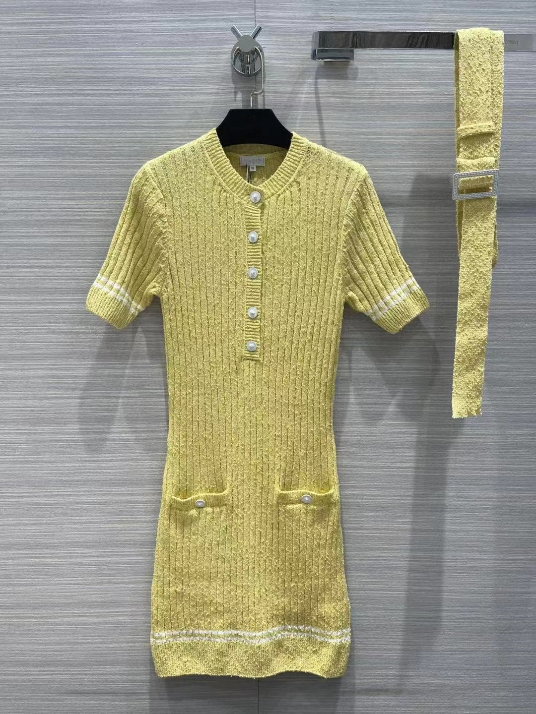 Milan Runway dresses 2022 Spring Summer Striped Women' Designer Dress Brand Same Style Dress 0308-7, Yellow
Milan Runway dresses 2022 Spring Summer Striped Women' Designer Dress Brand Same Style Dress 0308-7, Yellow