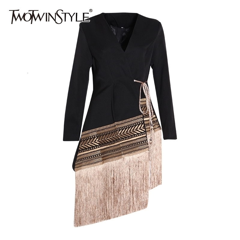 TWOTWINSTYLE Loose Fit Spliced Contrast Color Tassel Belt Jacket New V-neck Long Sleeve Women Coat Fashion Autumn Winter 201023, Black
TWOTWINSTYLE Loose Fit Spliced Contrast Color Tassel Belt Jacket New V-neck Long Sleeve Women Coat Fashion Autumn Winter 201023, Black