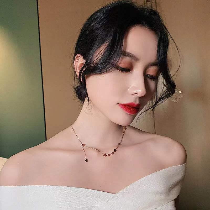 Pentacle Women Star Necklace European American Clavicle Chain For Party And Birthday
Pentacle Women Star Necklace European American Clavicle Chain For Party And Birthday