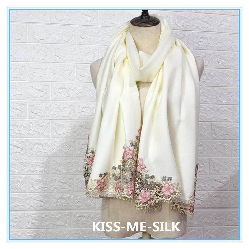 KMS Wool embroidered scarf black and white solid color twill scarf shawl autumn winter for Women 65*190CM/195G
KMS Wool embroidered scarf black and white solid color twill scarf shawl autumn winter for Women 65*190CM/195G