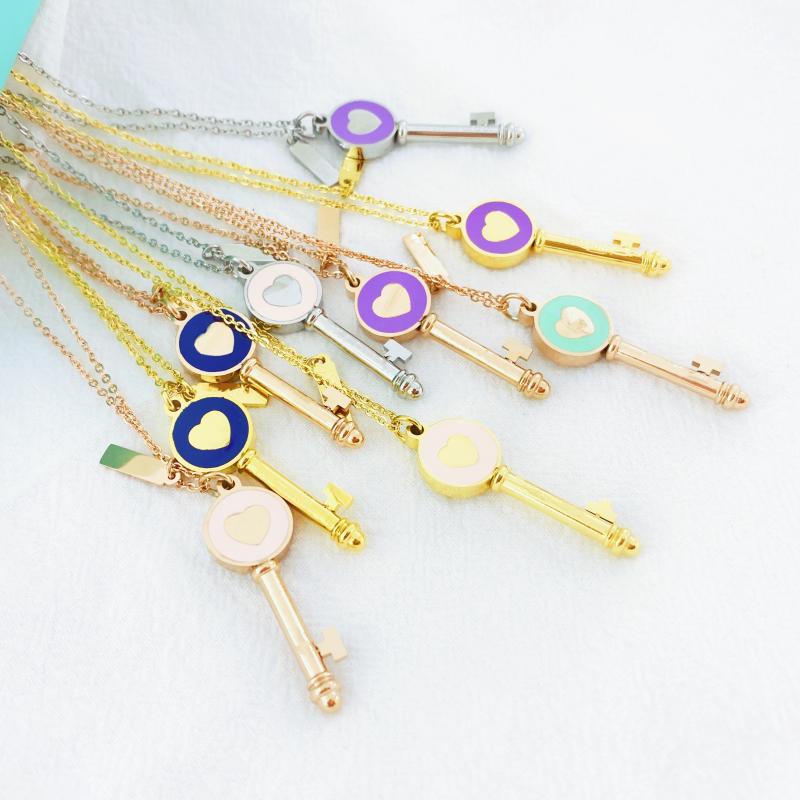 Stainless Steel Necklace For Women Lover's Fashion Key Pendant Clavicle Necklaces Valentine's Day Gift Card Jewelry
Stainless Steel Necklace For Women Lover's Fashion Key Pendant Clavicle Necklaces Valentine's Day Gift Card Jewelry