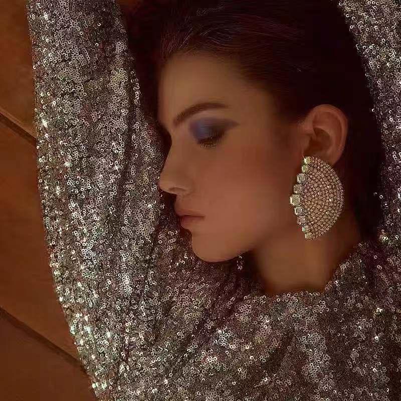 Fashion hot selling women's shiny crystal big earrings earrings exquisite Rhinestone wholesale jewelry party jewelry
Fashion hot selling women's shiny crystal big earrings earrings exquisite Rhinestone wholesale jewelry party jewelry